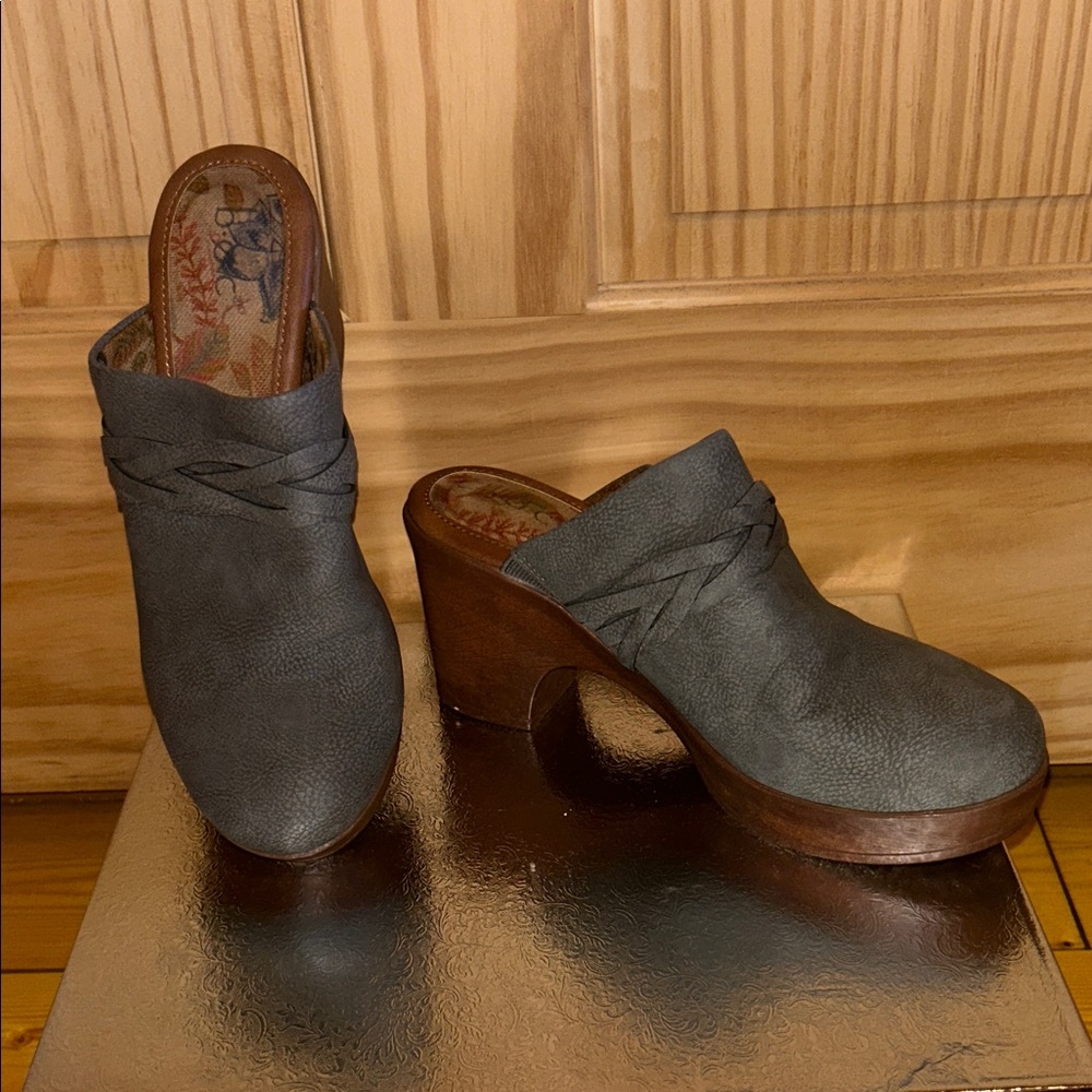boc bluish Gray Women's Mules with Brown Heel